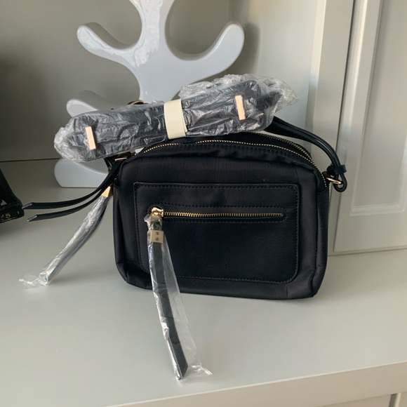 SONDRA ROBERTS SQUARED Nylon Black Double Zipper Crossbody Purse Bag BRAND NEW - Picture 8 of 13